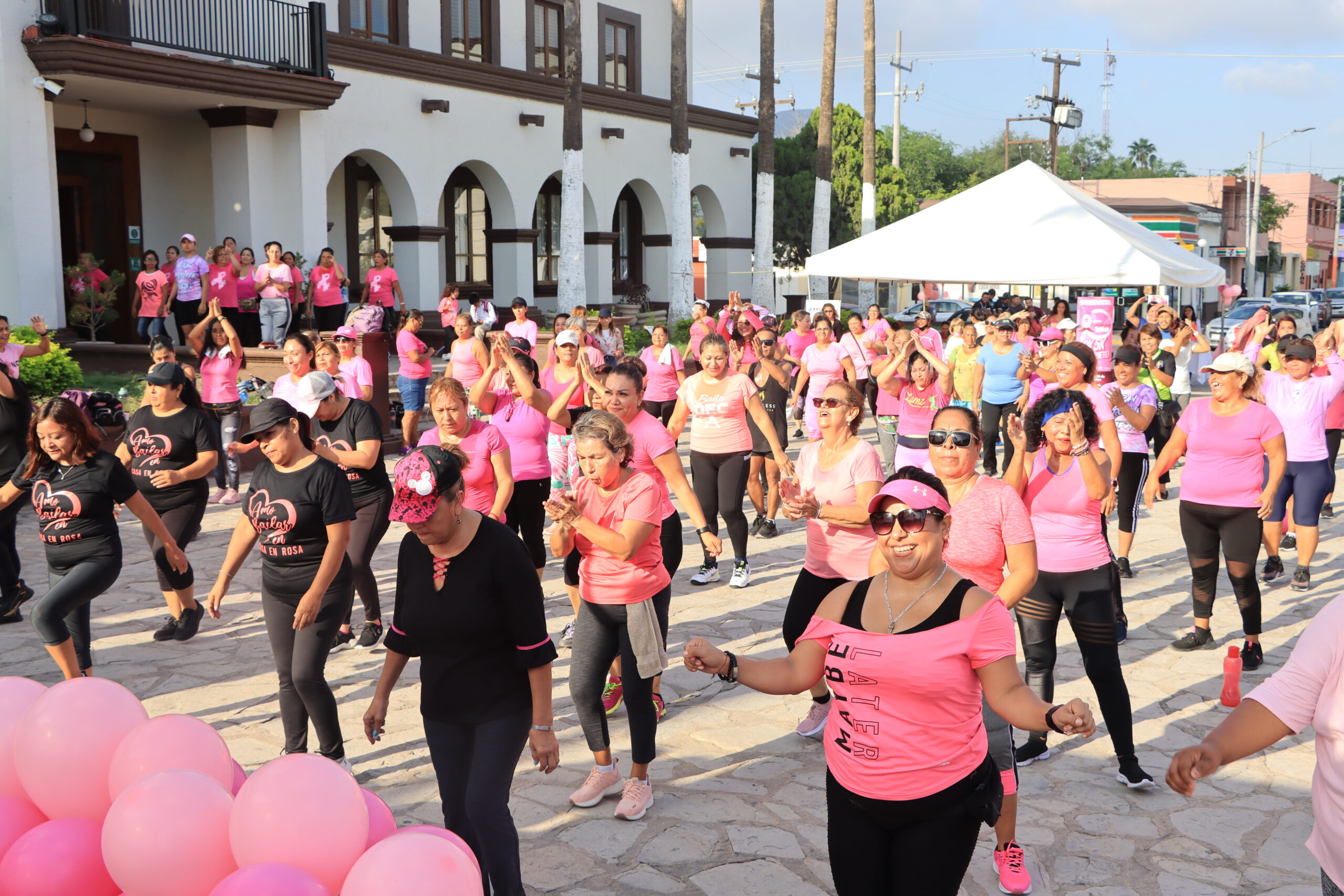 Arman Autoridades Escobedenses Zumbat N Rosa Para Promover Prevenci N