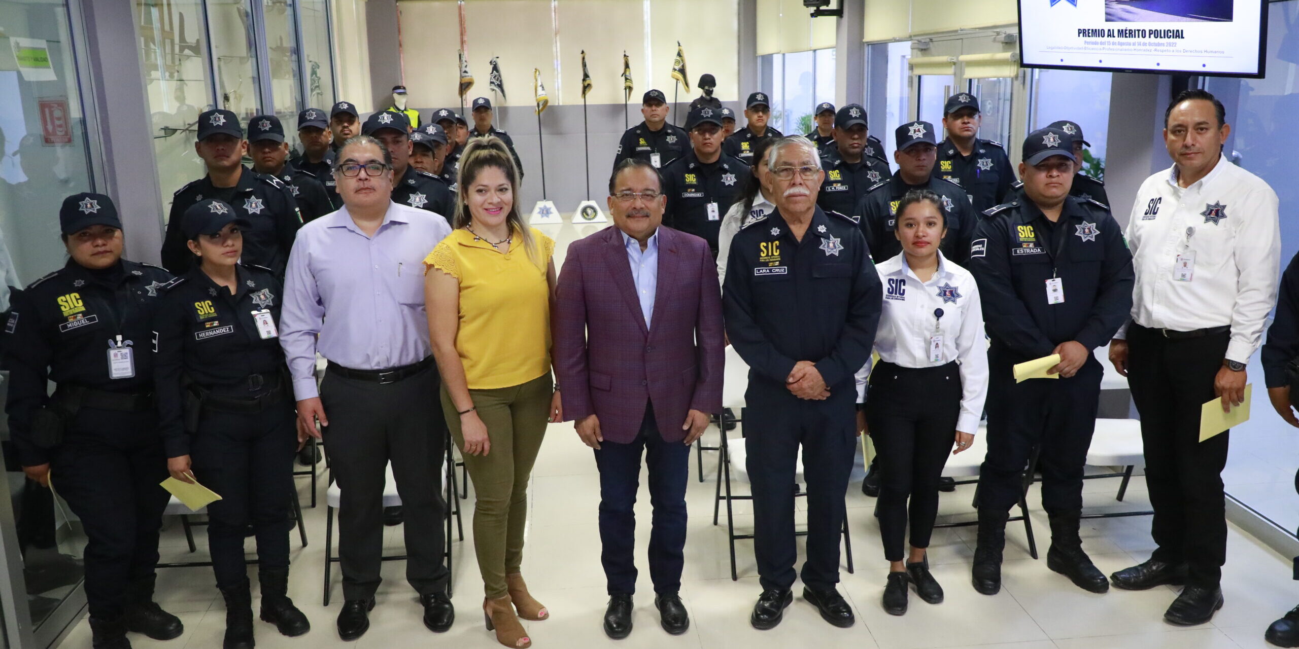 Reconocen a 46 policías de General Escobedo por acciones destacadas