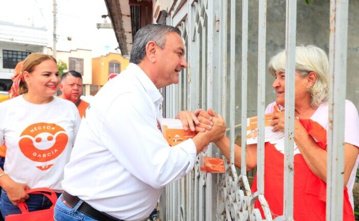 Héctor García recorre colonias de Guadalupe entregando sus propuestas a ...